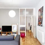 Lägenhet E36 - Ideal For Families - Large Areas
