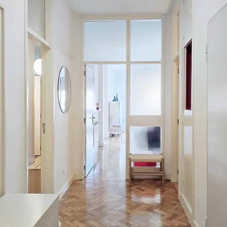 E36 - Ac & Parking - Bright & Spacious Apartment *