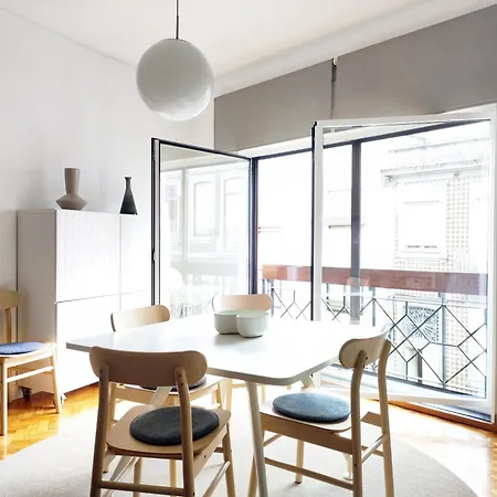 E36 - Ac & Parking - Bright & Spacious Apartment