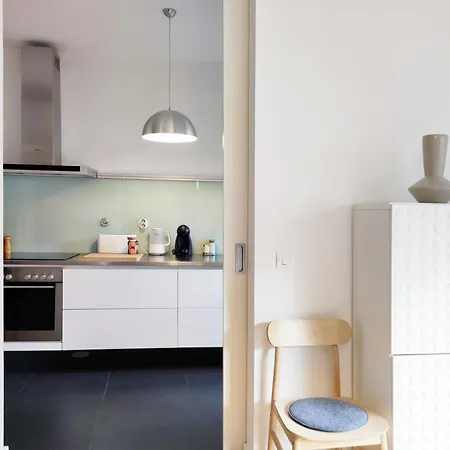 E36 - Ac & Parking - Bright & Spacious Apartment