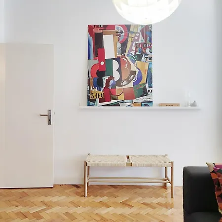 E36 - Ac & Parking - Bright & Spacious Apartment
