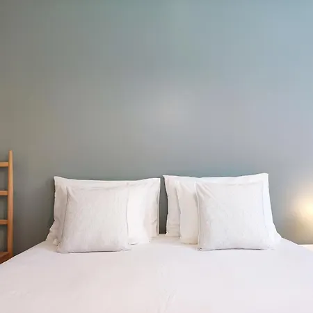 Lejlighed E36 - Ac & Parking - Bright & Spacious Apartment *