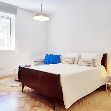 Lejlighed E36 - Ac & Parking - Bright & Spacious Apartment *